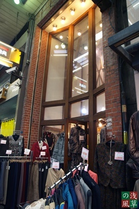 2008_p2294937